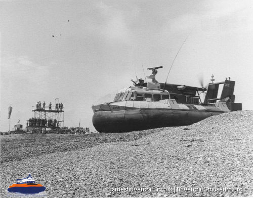 SRN5 with the IHTU -  (credit: The <a href='http://www.hovercraft-museum.org/' target='_blank'>Hovercraft Museum Trust</a>).